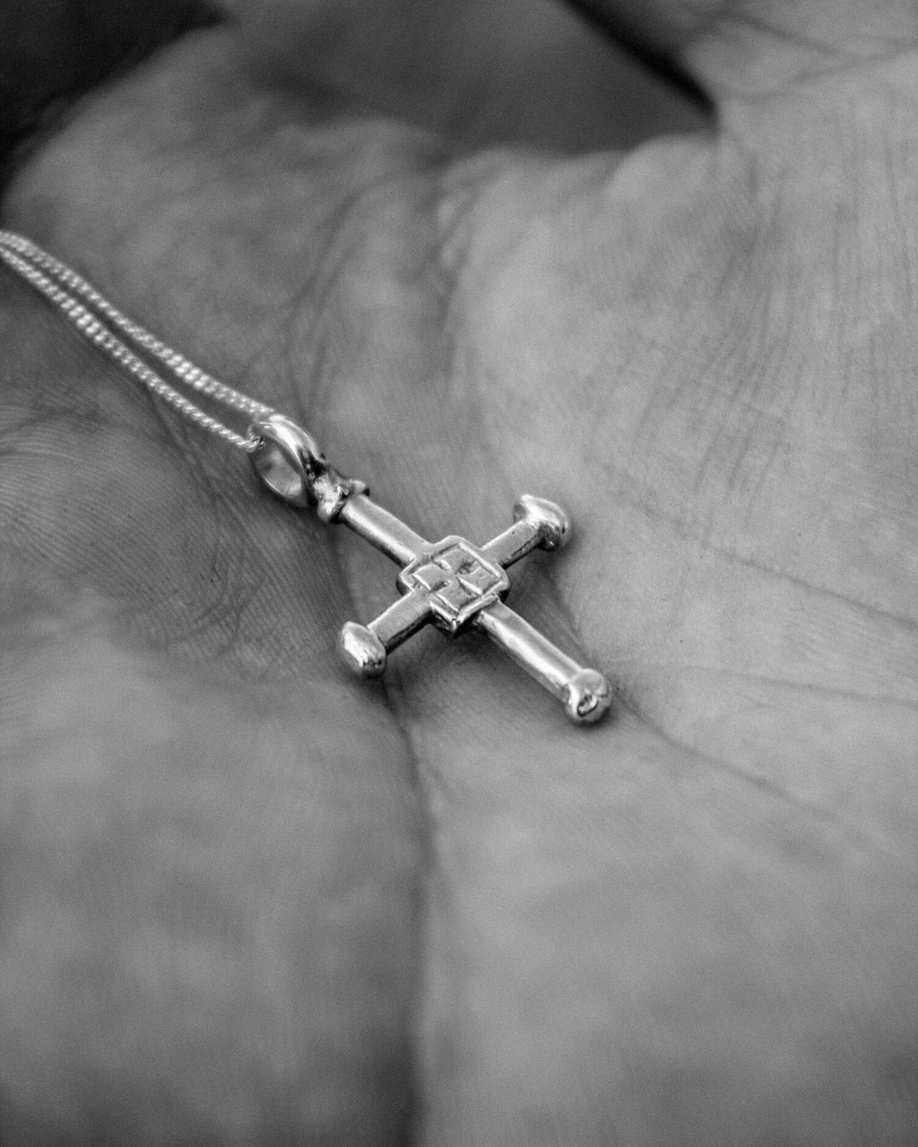 WATLINGTON CROSS NECKLACE | CHAIN