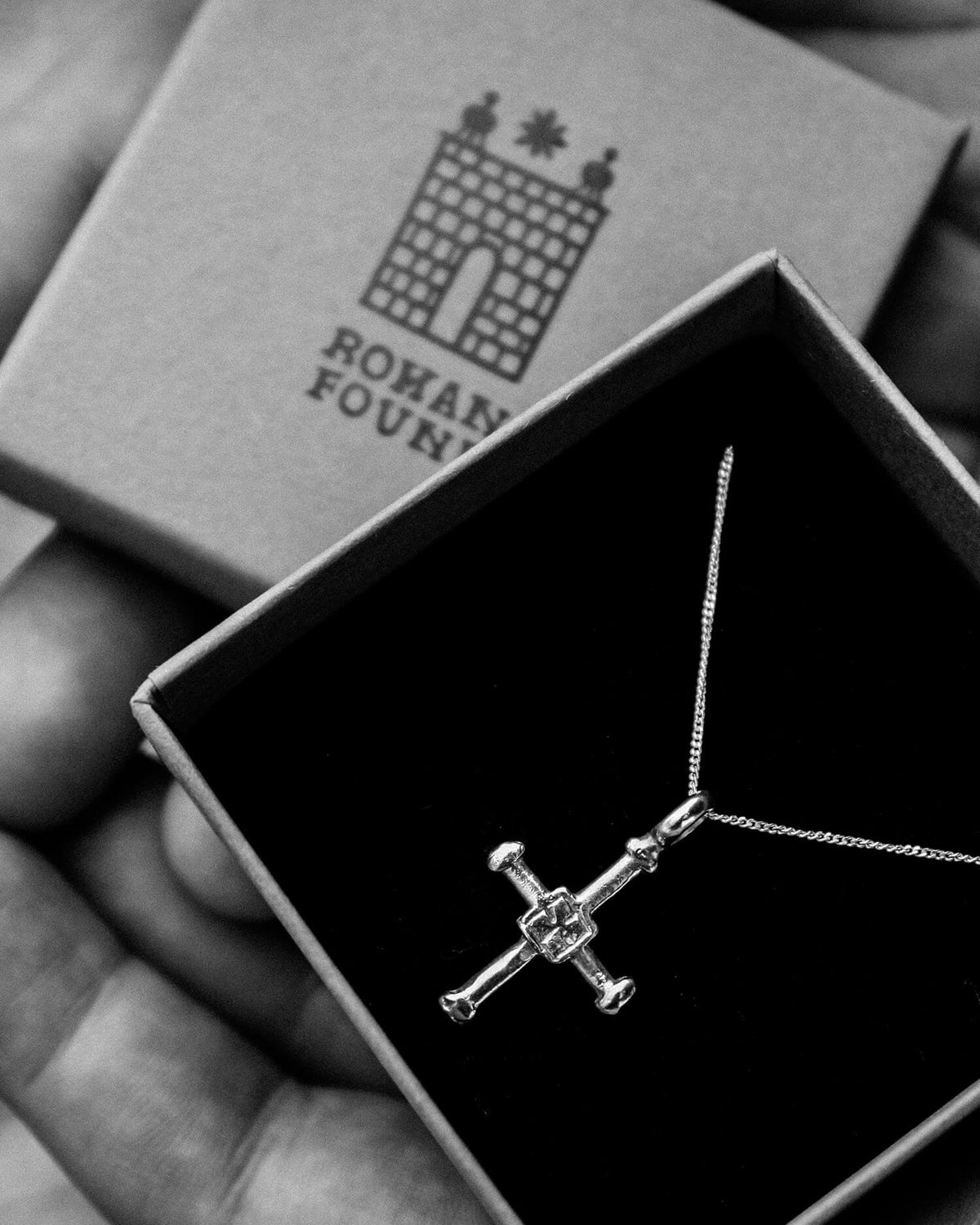 WATLINGTON CROSS NECKLACE | CHAIN