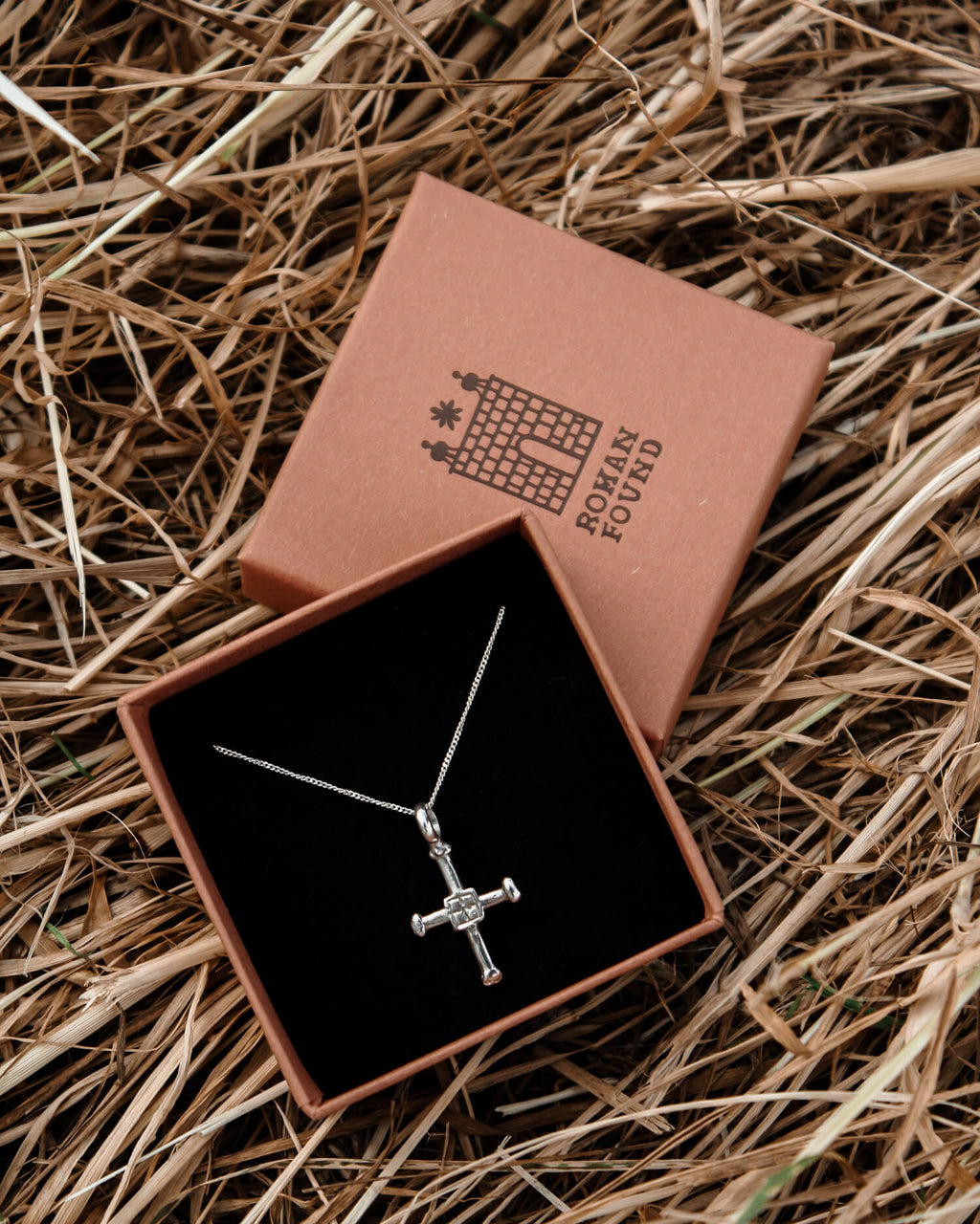 WATLINGTON CROSS NECKLACE | CHAIN